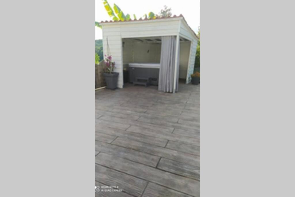 Appartement Tout Confort Au Calme Avec Jacuzzi Mouguerre Ngoại thất bức ảnh