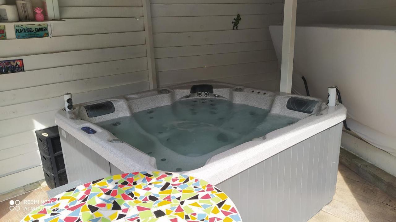 Appartement Tout Confort Au Calme Avec Jacuzzi Mouguerre Ngoại thất bức ảnh